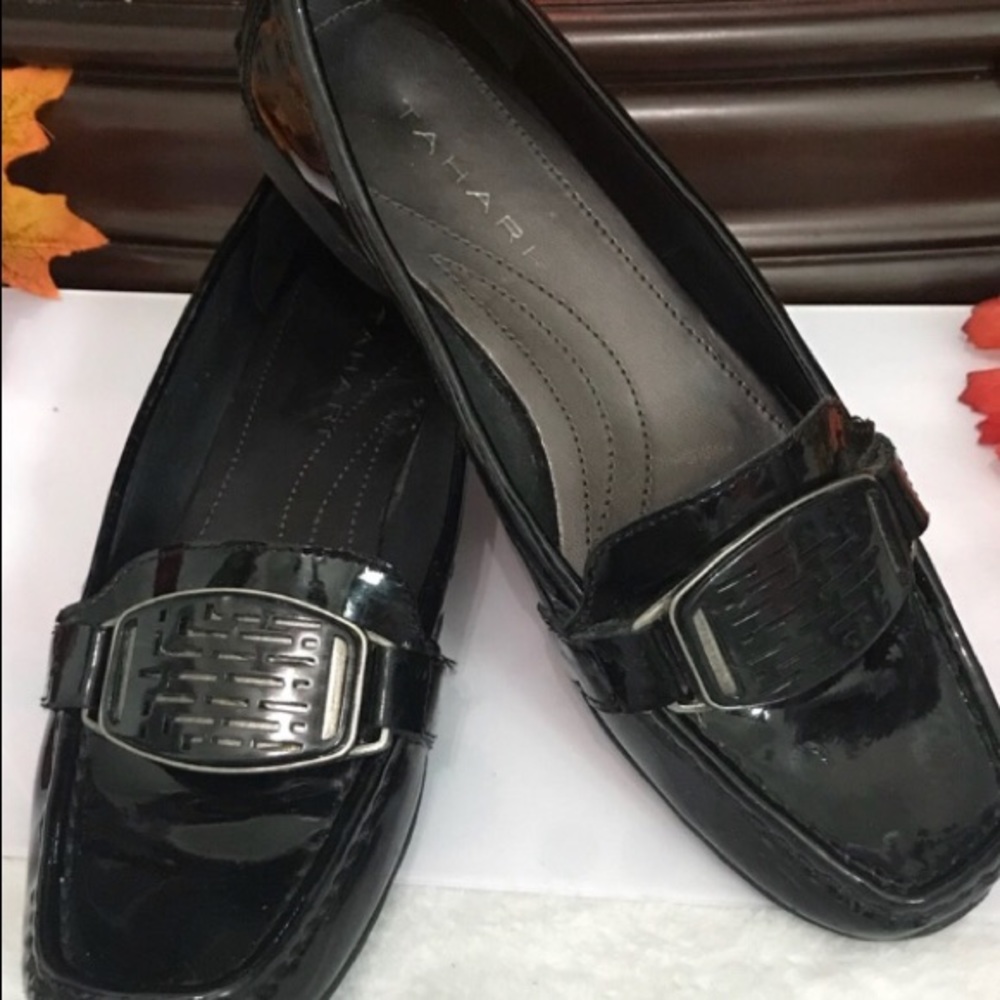 Tahari patent leather flats
